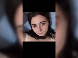 Sashamaroon
